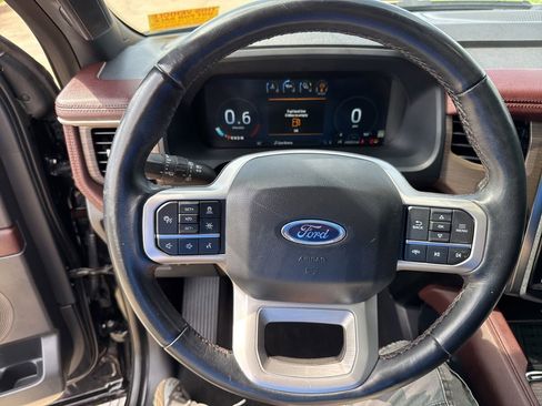 Used 2024 Ford Expedition Limited AWD/4WD image 23