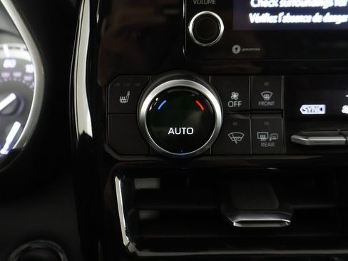 Used 2022 Toyota Highlander XLE image 47