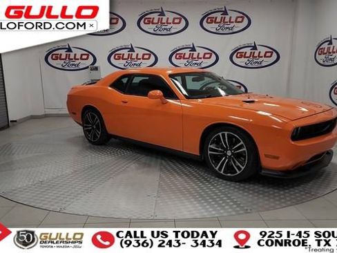 Used 2014 Dodge Challenger SRT8 Core w/ Electronics Convenience Group image 2