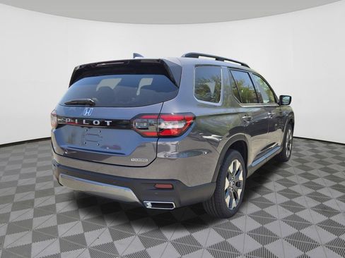 New 2026 Honda Pilot Touring image 4
