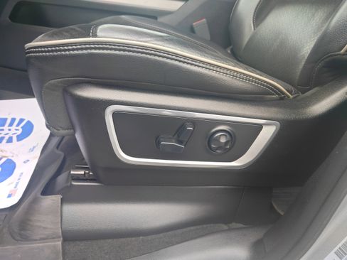 Used 2020 RAM 1500 Laramie w/ Sport Appearance Package AWD/4WD image 10