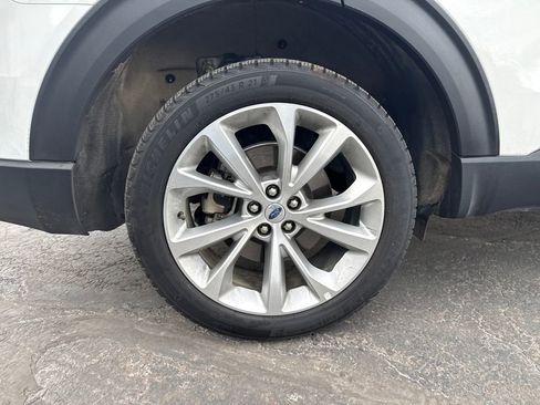 Certified 2023 Ford Explorer Platinum w/ Technology Package image 35