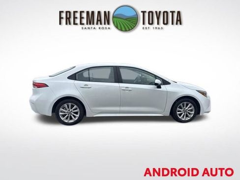 Used 2024 Toyota Corolla LE w/ LE Convenience Package FWD image 4