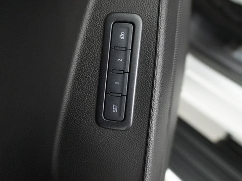 Used 2020 GMC Yukon Denali w/ Denali Ultimate Package RWD image 20