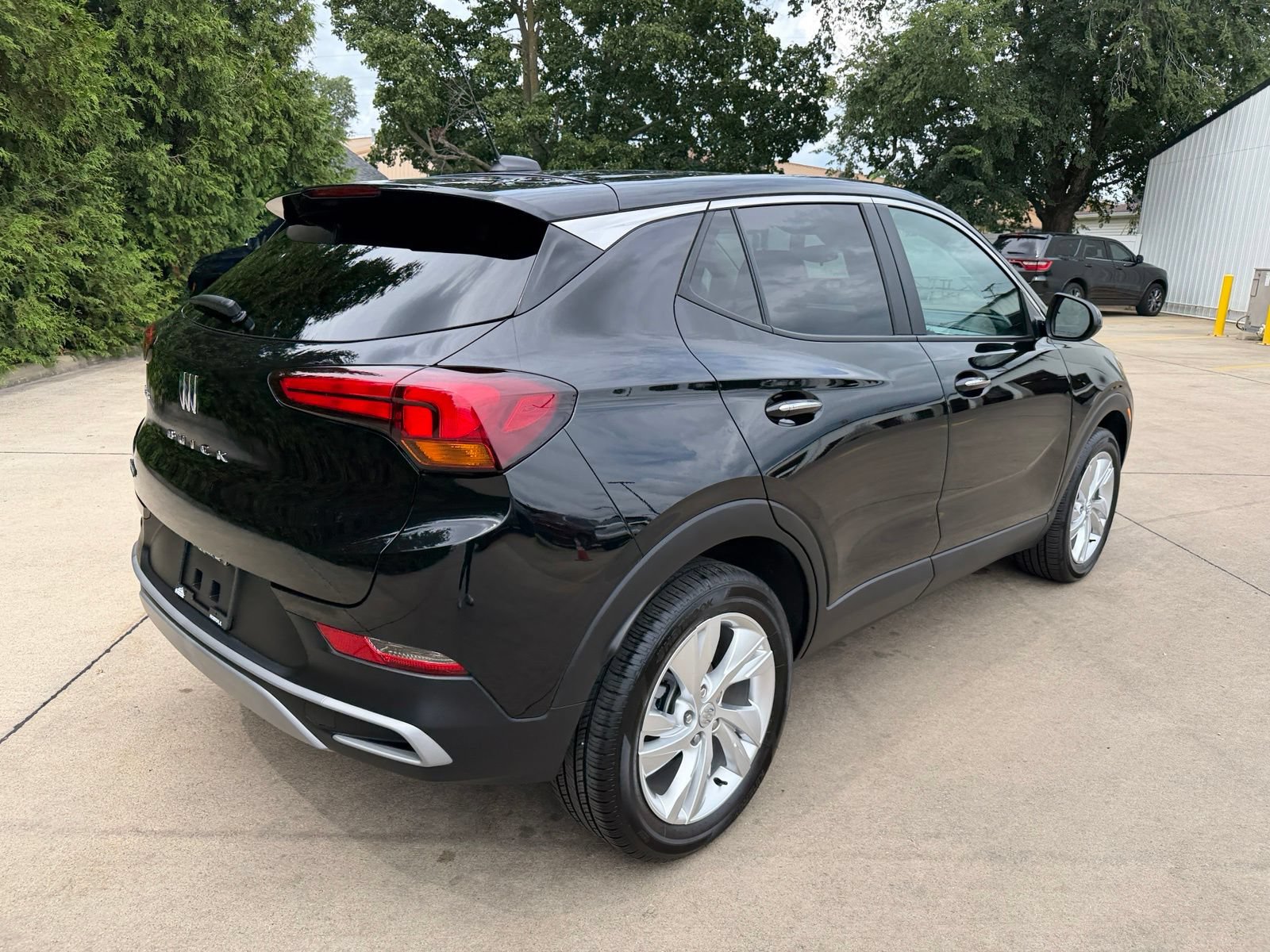Used 2024 Buick Encore GX Preferred w/ Comfort Package FWD image 30