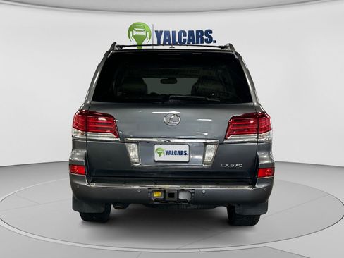 Used 2013 Lexus LX 570 4WD w/ Luxury Pkg image 4