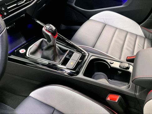 Used 2024 Volkswagen GTI SE image 19