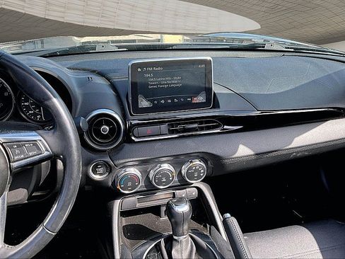 Used 2017 FIAT 124 Spider Lusso RWD image 5