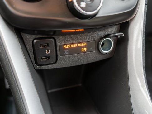 Used 2022 Chevrolet Trax LT w/ LT Convenience Package image 29