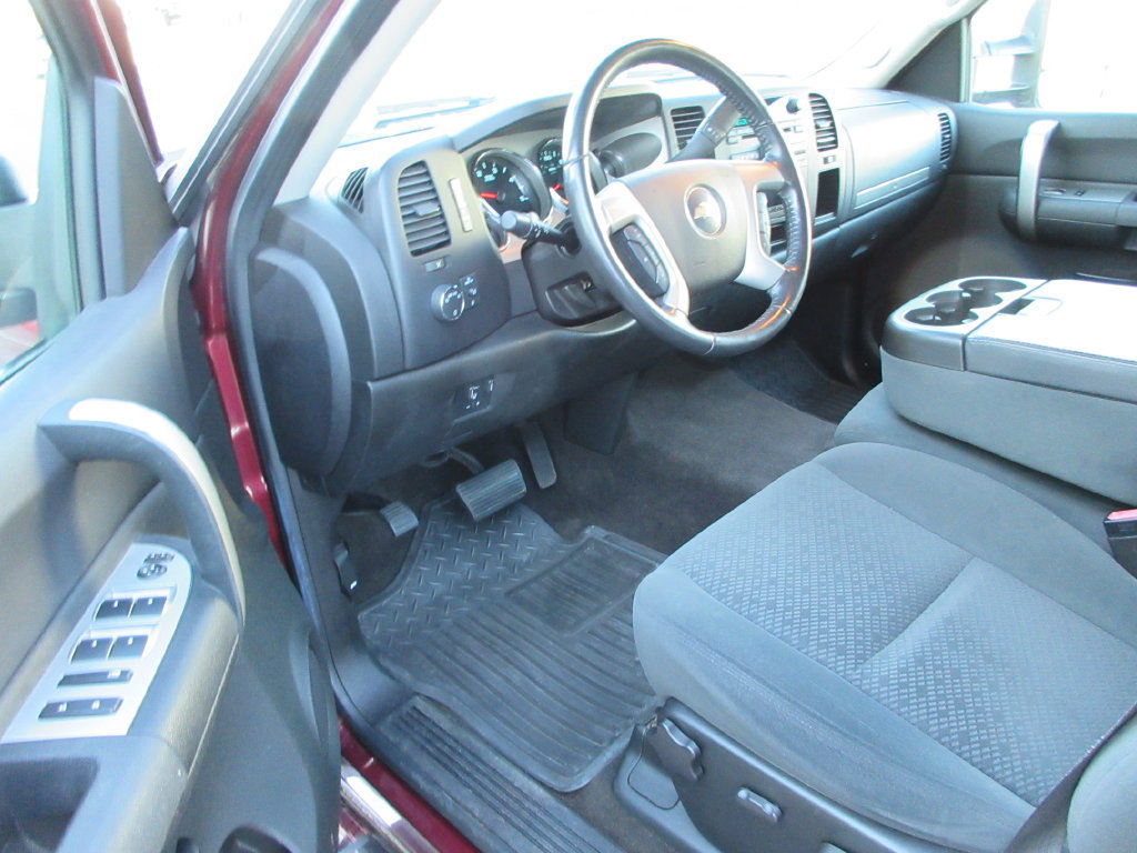 Used 2008 Chevrolet Silverado 2500 LT w/ 1LT Convenience Package AWD/4WD image 18