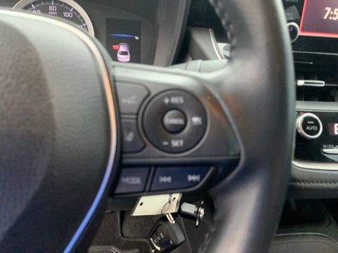 Used 2020 Toyota Corolla SE FWD image 28