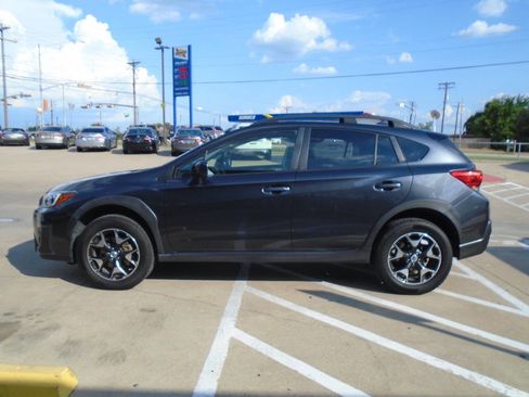 Used 2018 Subaru Crosstrek 2.0i Premium w/ Moonroof Package image 4