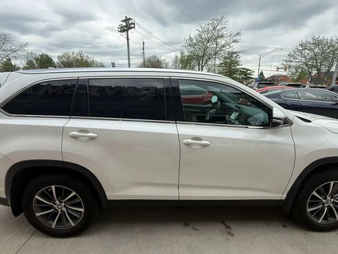 Used 2019 Toyota Highlander XLE image 8