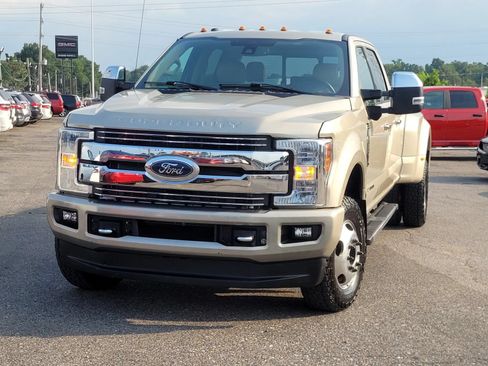 Used 2018 Ford F350 Lariat w/ Lariat Ultimate Package AWD/4WD image 30
