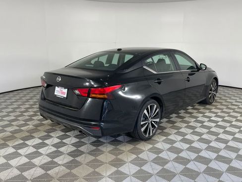 Used 2021 Nissan Altima 2.5 SR FWD image 15