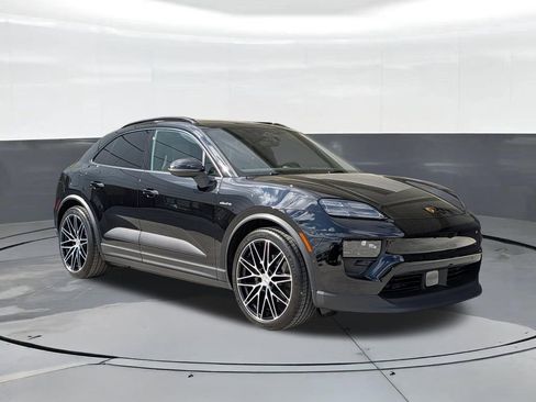 New 2026 Porsche Macan Electric RWD image 7