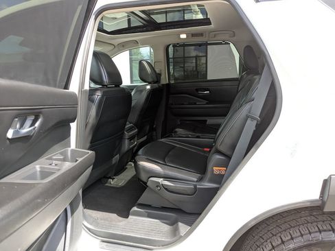 Used 2022 Nissan Pathfinder SL w/ SL Premium Package AWD/4WD image 37