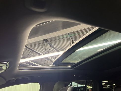 Used 2023 Jeep Grand Cherokee Summit w/ Luxury Tech Group V image 23