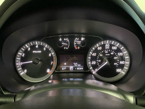 Used 2013 Nissan Sentra SR w/ Premium Pkg image 20