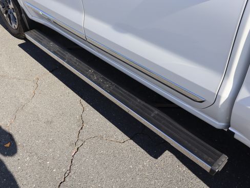 Certified 2025 Chevrolet Silverado 1500 High Country w/ Technology Package image 14