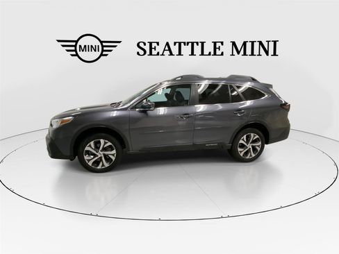 Used 2022 Subaru Outback Limited image 6