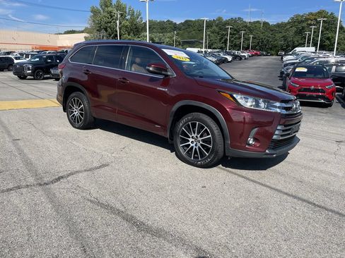 Used 2019 Toyota Highlander Limited AWD/4WD image 6