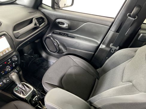 Used 2022 Jeep Renegade Altitude w/ Sun/Sound Group image 22