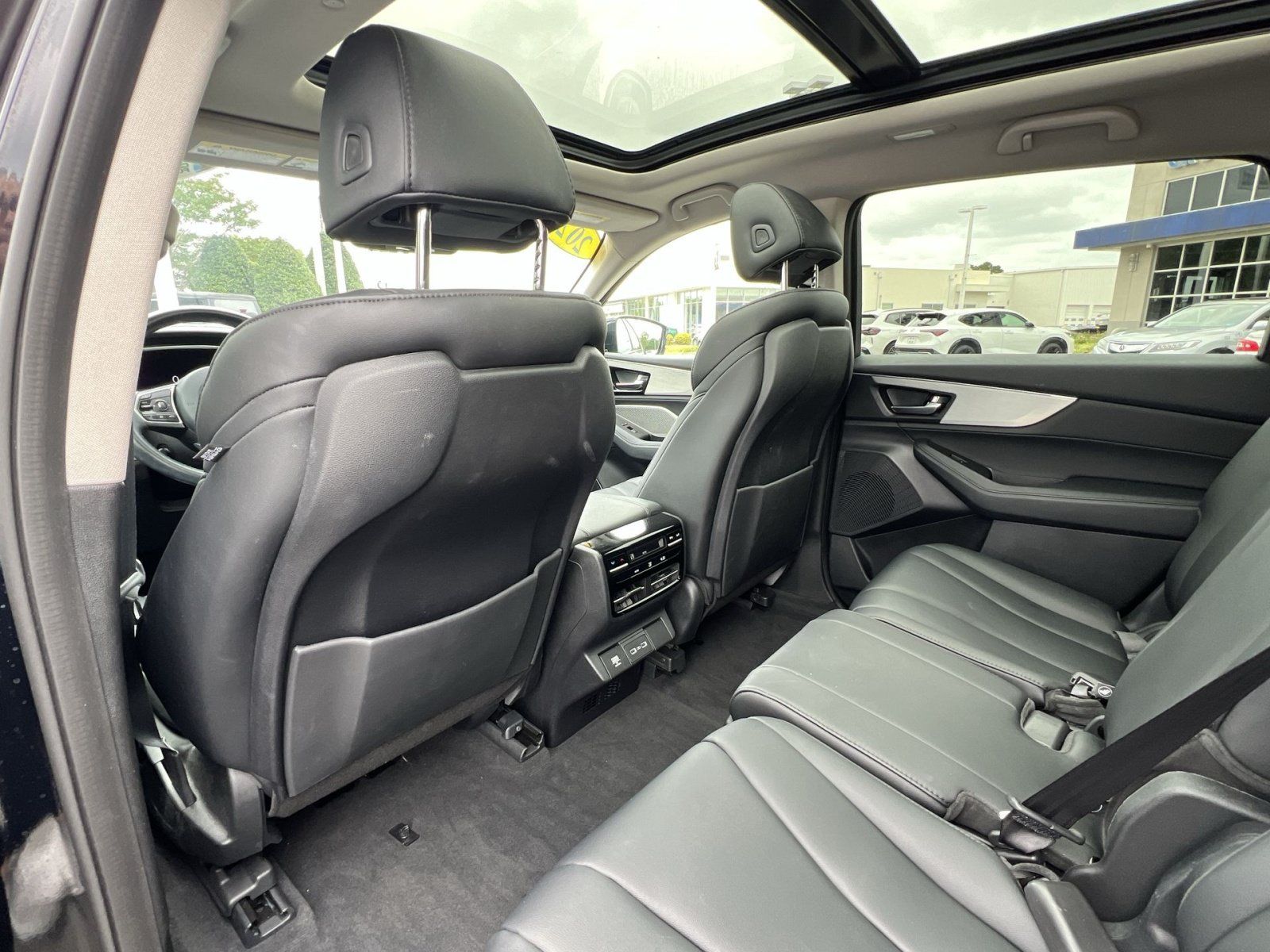 Used 2023 Acura MDX SH-AWD image 23