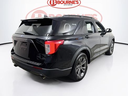 Used 2021 Ford Explorer XLT w/ Equipment Group 202A AWD/4WD image 11