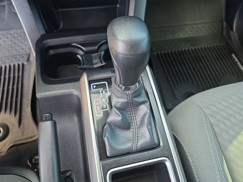 Used 2022 Toyota Tacoma TRD Sport image 17