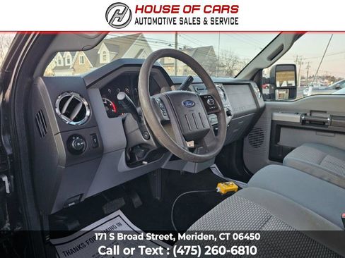 Used 2015 Ford F350 XLT w/ XLT Interior Package image 24