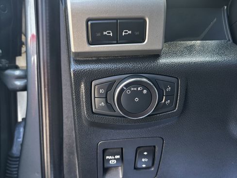 Used 2019 Ford F150 Lariat image 4