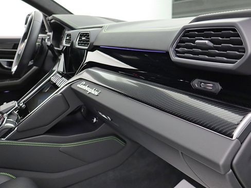 Used 2020 Lamborghini Urus image 41