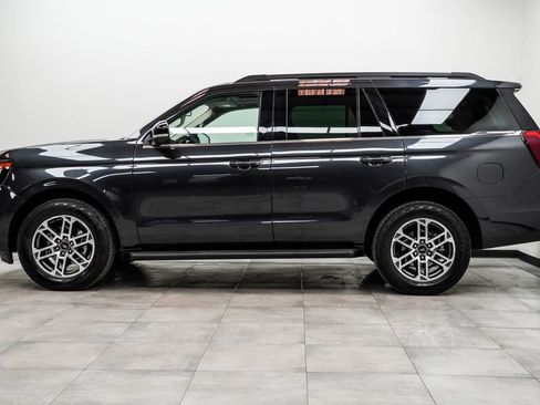 Used 2025 Ford Expedition Active AWD/4WD image 8