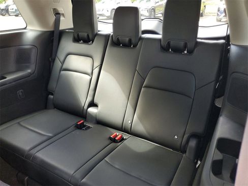 Certified 2025 Nissan Pathfinder SL w/ SL Premium Package image 11