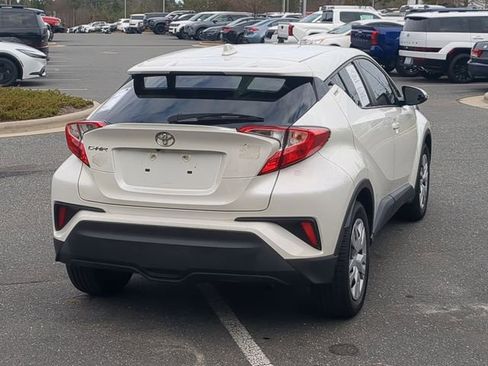 Used 2021 Toyota C-HR LE image 4