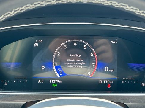 Certified 2023 Volkswagen Tiguan SE FWD image 24