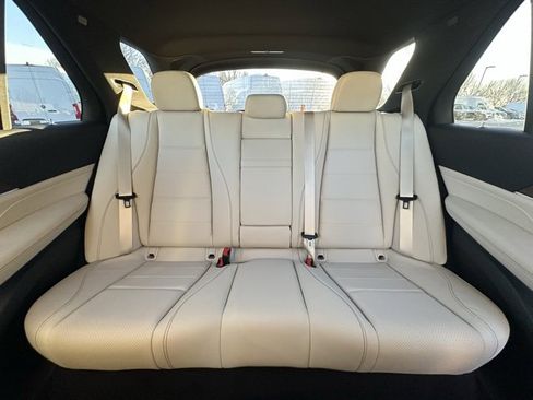 New 2026 Mercedes-Benz GLE 450e 4MATIC image 15
