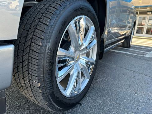 Used 2025 Chevrolet Silverado 1500 High Country image 9