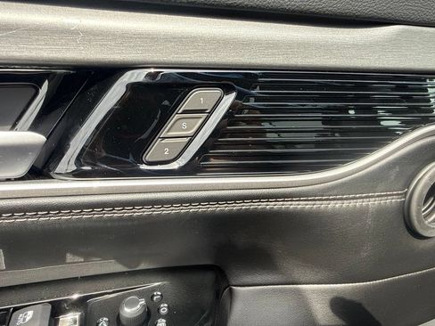 New 2026 Jeep Grand Wagoneer Limited AWD/4WD image 19
