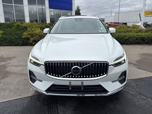 Certified 2023 Volvo XC60 B5 Plus AWD/4WD image 4
