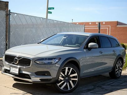 New 2025 Volvo V90 B6 Cross Country Plus w/ Protection Package Premier