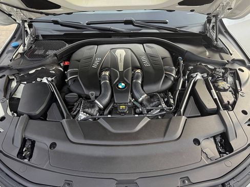 Used 2016 BMW 750i xDrive image 28