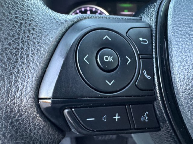 Used 2021 Toyota RAV4 LE FWD image 7