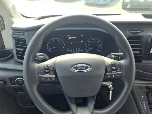 New 2025 Ford Transit 250 148 Medium Roof image 10