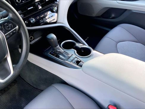 Used 2022 Toyota Camry LE image 15