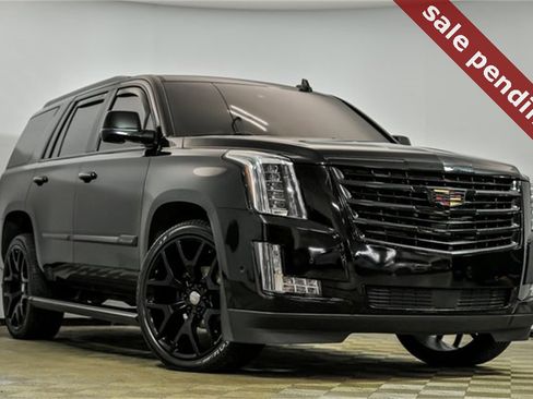 Used 2018 Cadillac Escalade Platinum image 1