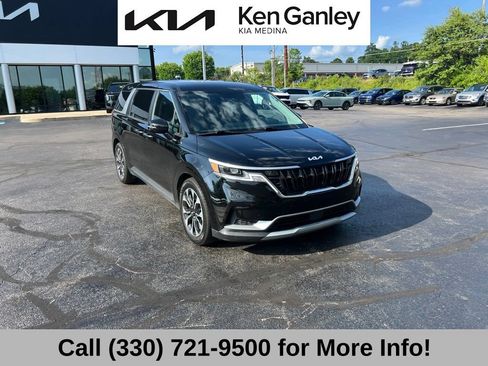 Certified 2024 Kia Carnival EX FWD image 4