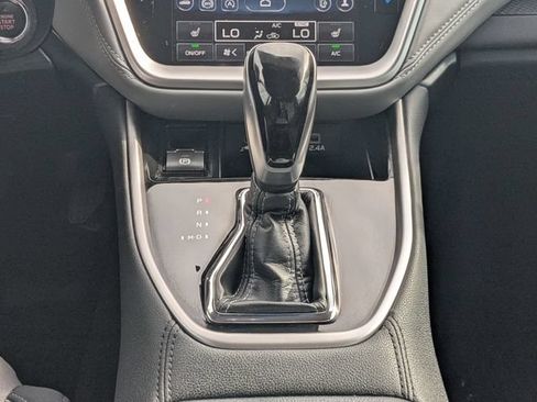Used 2025 Subaru Outback Premium AWD/4WD image 18