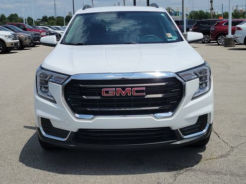 Used 2022 GMC Terrain SLE w/ Driver Convenience Package FWD image 3